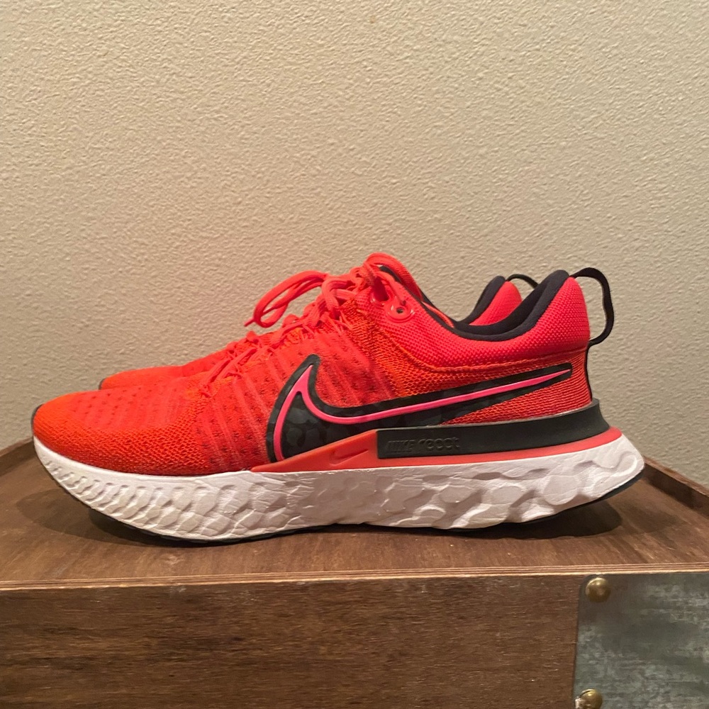 Red Nike React Infinity Flyknit size 9.5
